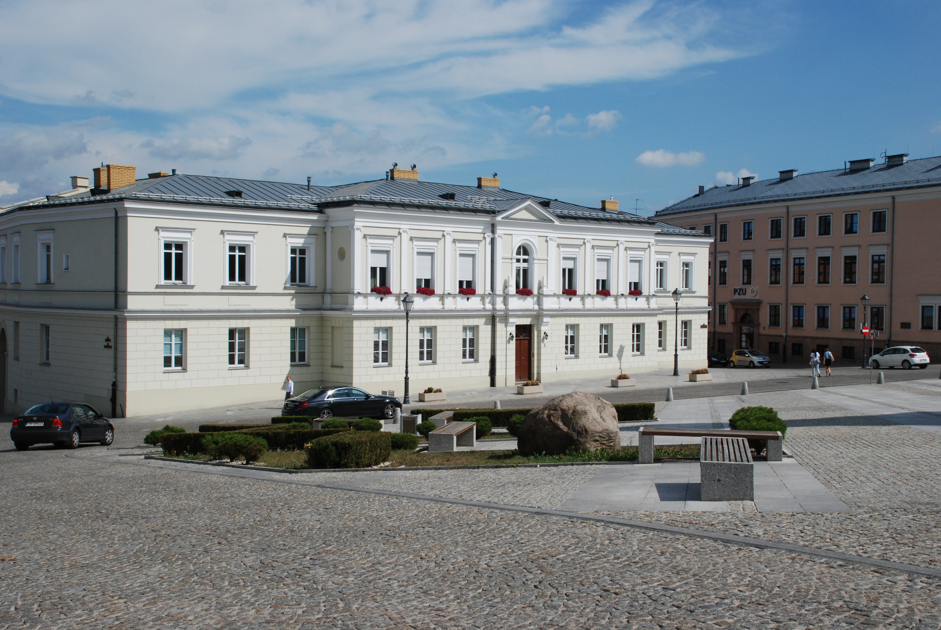 Dom Sług Kościelnych, obecnie probostwo katedralne