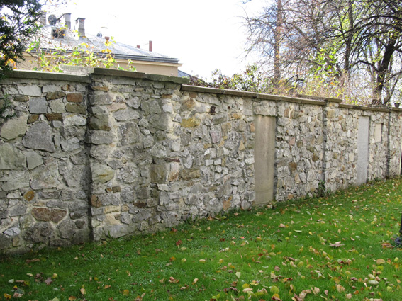 mur przy kościele św. Wojciecha